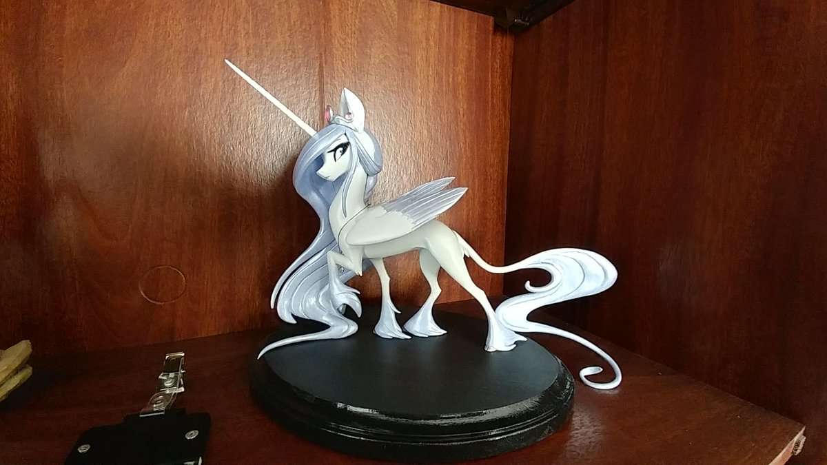 Iridae sculpture